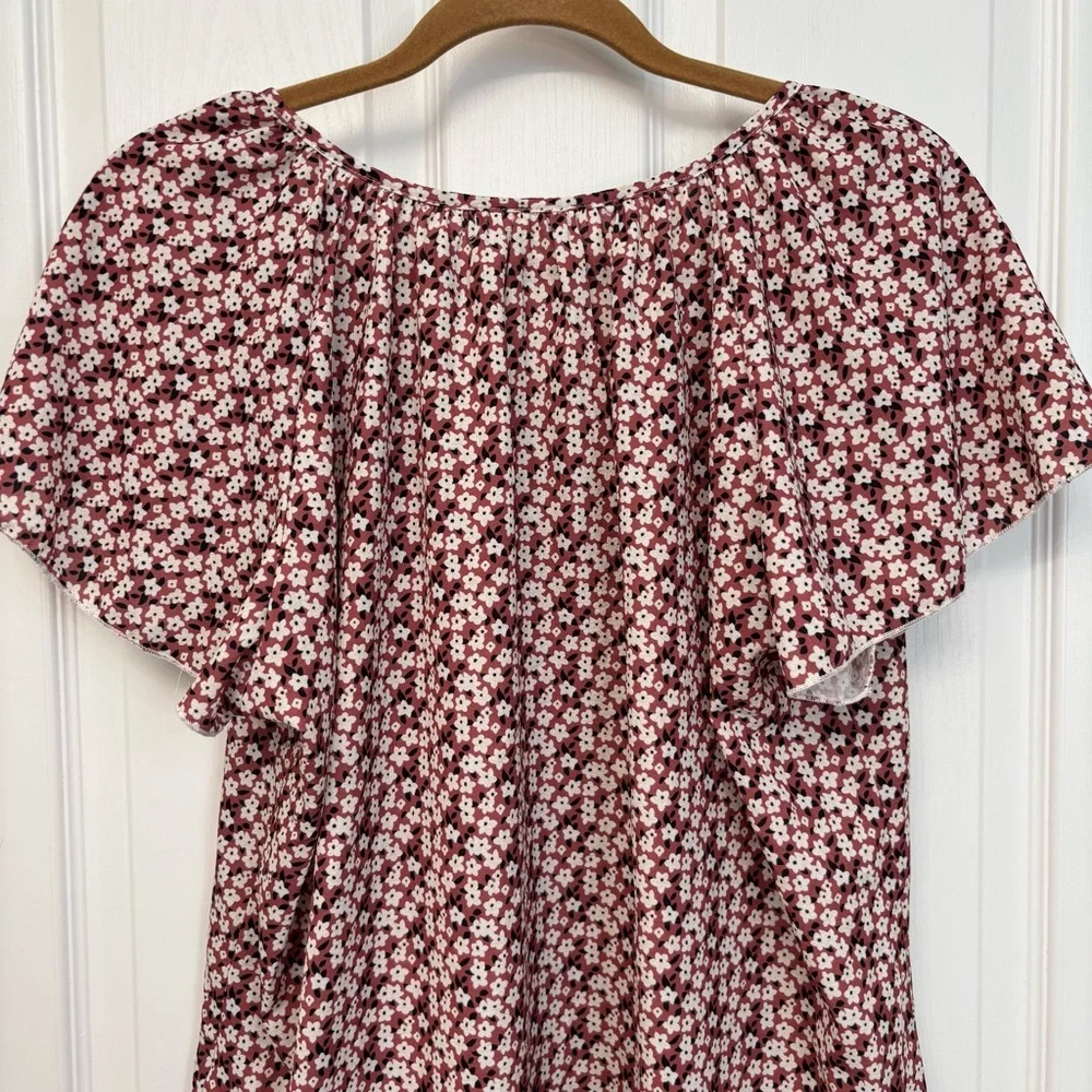 Burgundy Floral V-Neck Top | SimpleFun XL - Picture 9 of 11